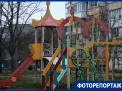 Уже недетские площадки. Какие опасности подстерегают ребенка на улице