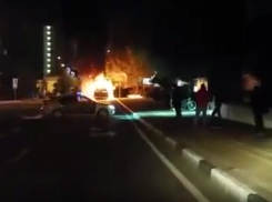 В Сочи загорелся пассажирский автобус