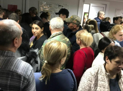 Краснодарские водители не могут попасть на медосмотр из-за очередей