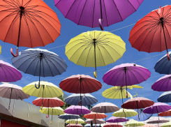 Волосы на кровати, кабаки из 1990-х и огромный рынок: краснодарка об отдыхе в Адлере в бархатный сезон 