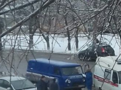 В Краснодарском крае за рулем автомобиля «Почты России» скончался водитель