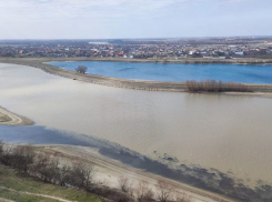 Экобедствие: слив отходов в реку Кубань в Краснодаре сняли на видео