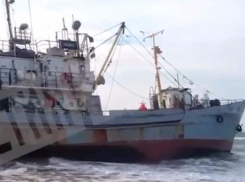 Под Анапой рыболовецкое судно село на мель