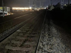 Поезд насмерть сбил школьницу в Краснодарском крае 