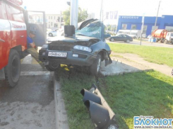 В Краснодаре пьяный водитель врезался в светофор