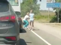 Зарядку в многокилометровой пробке к морю провели на дорогах Кубани