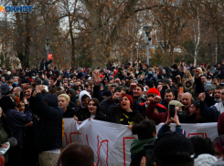 Краснодарского учителя заподозрили в склонении школьников к участию в митингах 