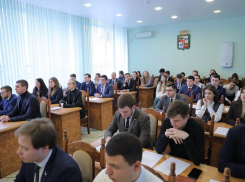 Судебными разбирательствами пригрозили после выборов в Молодёжном парламенте
