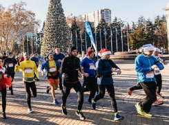 Ежегодный новогодний забег в Краснодаре собрал 300 участников