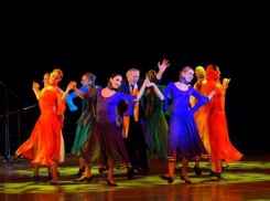 В Краснодаре отметили юбилей основателя творческого объединения «Премьера» Леонарда Гатова 