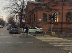  В Краснодаре иномарка врезалась в Ильинский храм 
