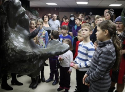 Древний ленивец и плезиозавр появились в Краснодаре