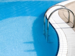 В Сочи утонула в домашнем бассейне 9-месячная девочка