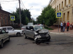В центре Краснодара 87-летний водитель устроил массовую аварию 