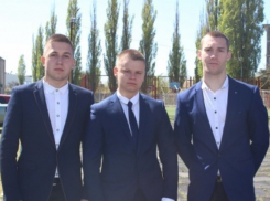  Трое школьников из Приморско-Ахтарска спасли тонущего мальчика, упавшего с моста 