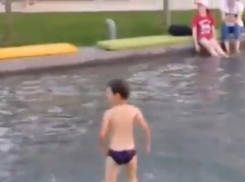 Купающиеся в фонтанах люди возмутили краснодарцев