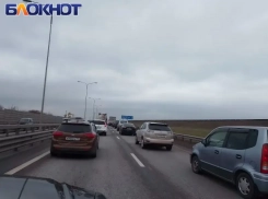 Автомобилисты застряли в 6-километровой пробке на трассе М-4 «Дон» в Краснодаре  