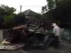 На Кубани перевернулась машина с пчелами: автомобилисты опасаются массового нападения