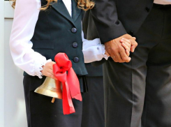 Мэрия Краснодара прокомментировала сообщение о недопуске родителей на школьные линейки