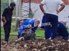 Ребенок провалился в глубокую яму и просидел в ней всю ночь на Кубани 