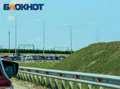 3-километровая пробка сковала подъезд к Крыму со стороны Кубани