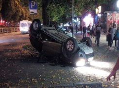 Водитель, устроивший ДТП в Краснодаре, сбежал с места происшествия