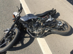  «Лексус» сбил пожилого мотоциклиста в Тихорецком районе 