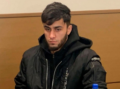 Оскорбились: на сочинского блогера Бобиева таки завели уголовное дело за фото на фоне храма