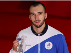 Простите, что подвел: завоевавший серебро Олимпийских игр боксер Гаджимагомедов обещал вернуться за золотом