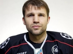 Актер, сыгравший Овечкина, устроил скандал в аэропорту Краснодара