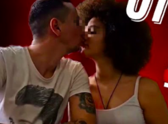 «Делает из неё свою будущую жену»: в Анапе проверяют странное отношение блогера к дочери