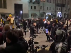 «Массовые митинги продолжатся»: краснодарский эксперт о протестах в Грузии