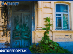 Добро пожаловать, или посторонним...: как выглядят старинные двери Краснодара