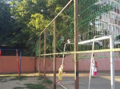  Опасная для жизни детская площадка появилась в Краснодаре 