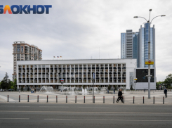 Сезон фонтанов в Краснодаре пришлось сдвинуть из-за непогоды