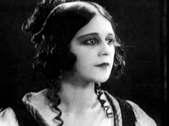  Мемориальную доску актрисе немого кино откроют в Краснодаре 