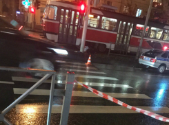 Появилось фото с места гибели мужчины под трамваем в Краснодаре