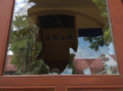 Мужчина нанес урон администрации Ейска