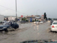 Новороссийск ушел под воду из-за сильного ливня