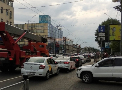 За парковку на выделенных полосах в Краснодаре начнут штрафовать