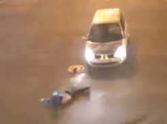 В центре Краснодара произошло жуткое ДТП: велосипедист подлетел в воздух от удара машиной