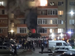 В Краснодаре спасли 14 человек из горящей многоэтажки