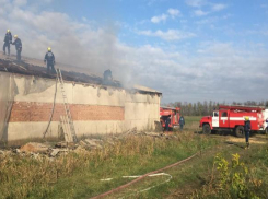 Крупный пожар на складе произошел под Краснодаром 