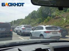 Пробка на пять километров замедлила поток у Горячего Ключа на М-4 «Дон»