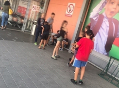Курящие и ругающиеся матом дети шокировали краснодарцев