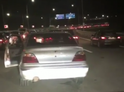  Отдыхающие около 7 часов простояли в пробке, возвращаясь из Геленджика 