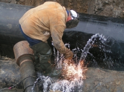  Главу поселка на Кубани наказали за то, что он год не чинил водопровод 