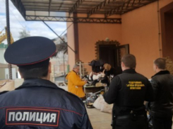  В Сочи с набережной начали убирать самострои, загораживающие море 