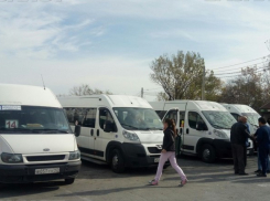  Водители маршруток в Новороссийске устроили транспортный коллапс 