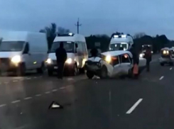 Стали известны подробности утреннего ДТП под Краснодаром 